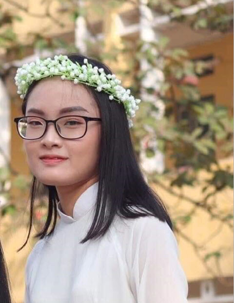 Tại Tp. Hà Nội: Nữ sinh 18 tuổi mất tích bí ẩn sau khi xuất hiện ở bãi gửi xe lúc tan học!!