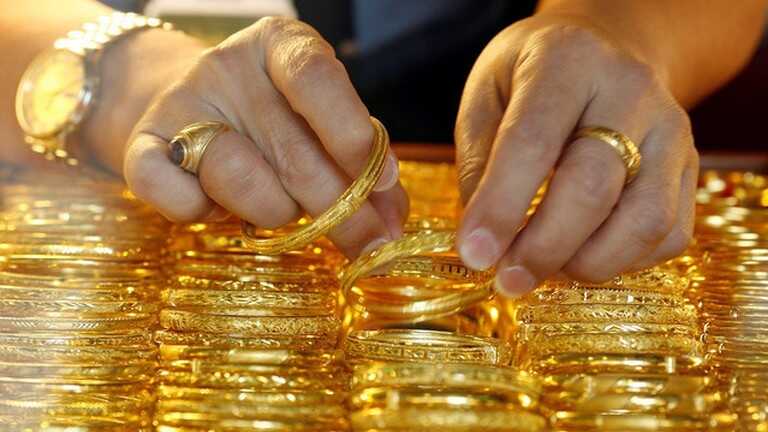 Giá vàng 31/10: Giá vàng trong nước tới thời điểm hiện tại đã cao hơn thế giới gần 4 triệu đồng/lượng!!