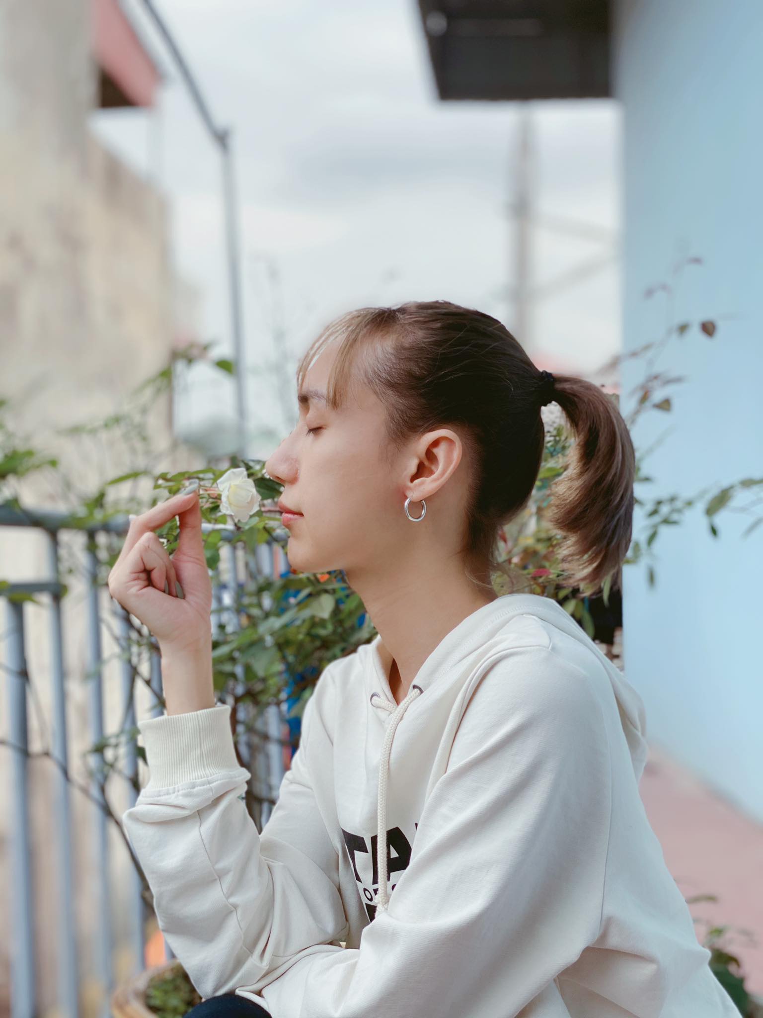 Ca sĩ Lynk Lee khiến fan hâm mộ bất ngờ khi đổi thông tin cá nhân thành nữ!!