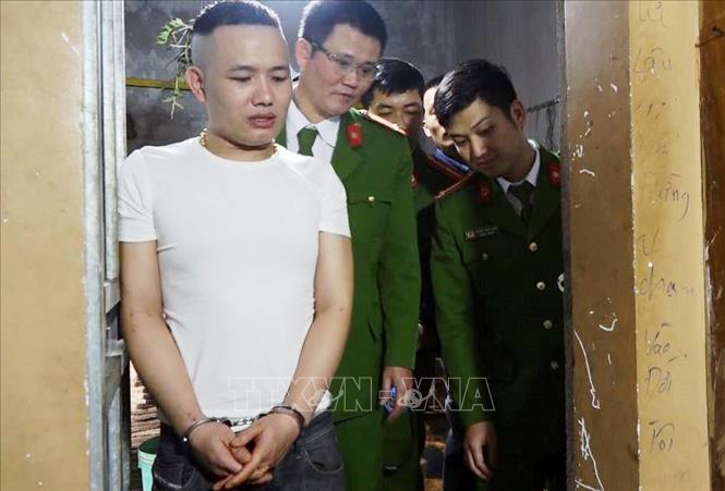 Tại Quãng Bình: Cảnh sát công an ập vào nhà riêng bắt giữ "trùm ma túy"!!