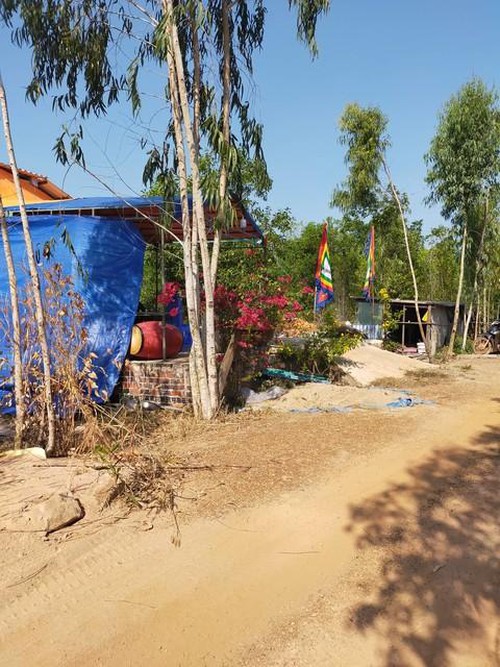 Cãi nhau với vợ, người đàn ông tự đâm mình tử vong!!