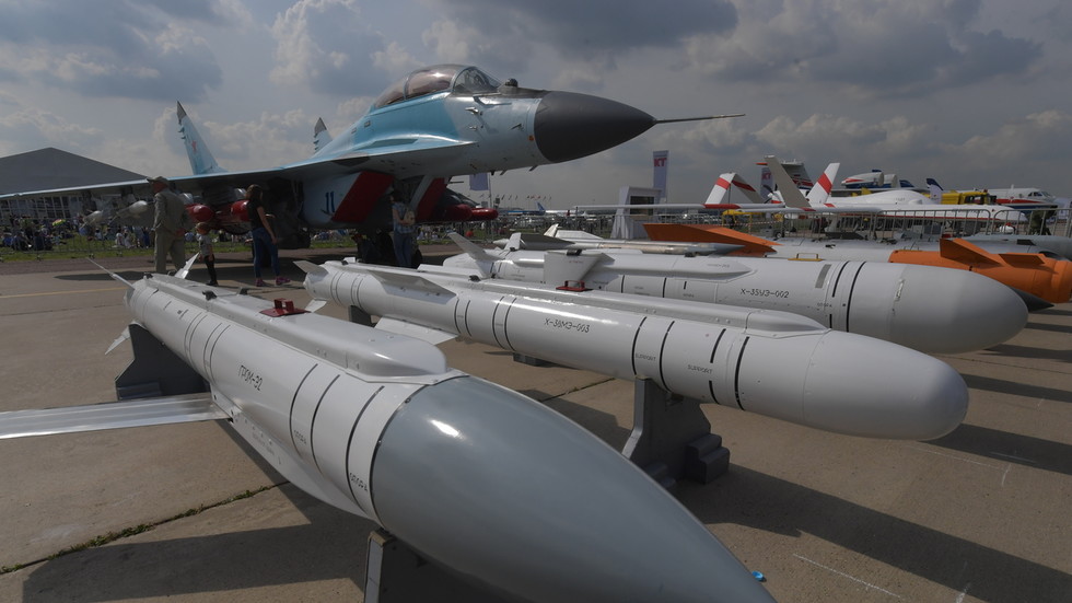 Nga chế tạo máy bay vũ trang không người lái, kết hợp với chiến đấu cơ đa năng MiG-35!! 