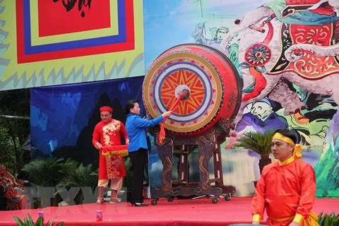 Chủ tịch Quốc hội đánh trống khai hội Lễ hội Bà Triệu