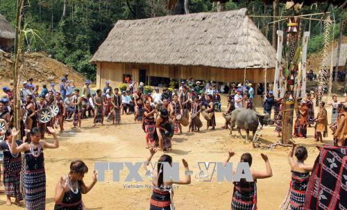 Liên hoan văn hóa – thể thao và phục dựng lễ hội truyền thống của đồng bào Cơ tu