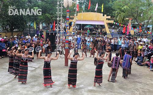 Bảo tồn những nét văn hóa đặc sắc của đồng bào Cơ tu