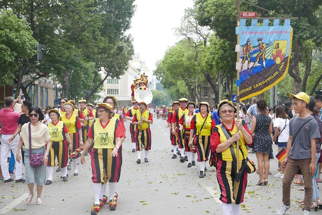 Khám phá châu Âu thu nhỏ giữa lòng Hà Nội