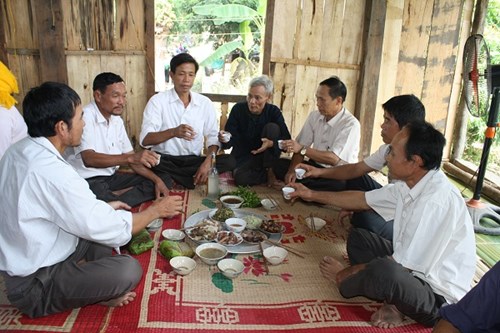 Uống rượu - “văn hoá” hay “tệ nạn”