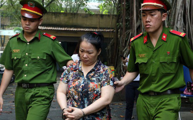 Bí mật động trời trong chiếc túi vải của bà nội trợ
