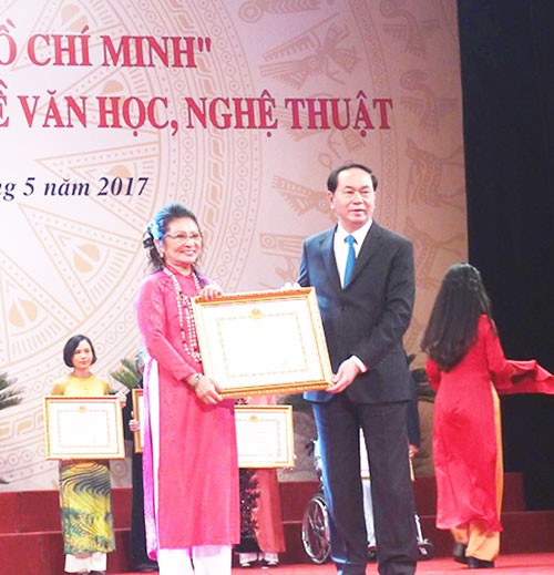 "Cấp phép" quốc ca, sự "vỡ trận" ở Hãng phim truyện lọt top sự kiện văn hóa nổi bật năm 2017