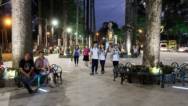 Công viên Văn Lang lung linh trong đêm khánh thành
