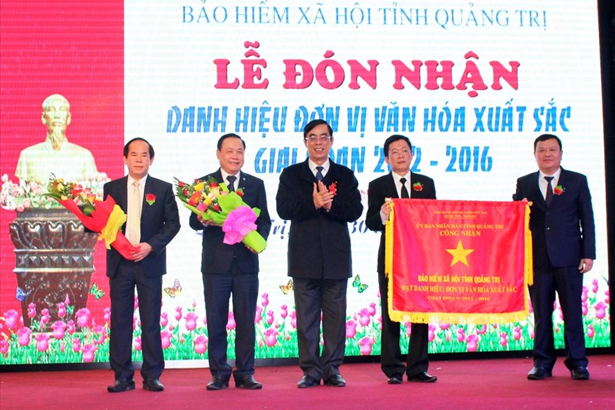 BHXH Quảng Trị đón nhận danh hiệu đơn vị văn hóa xuất sắc