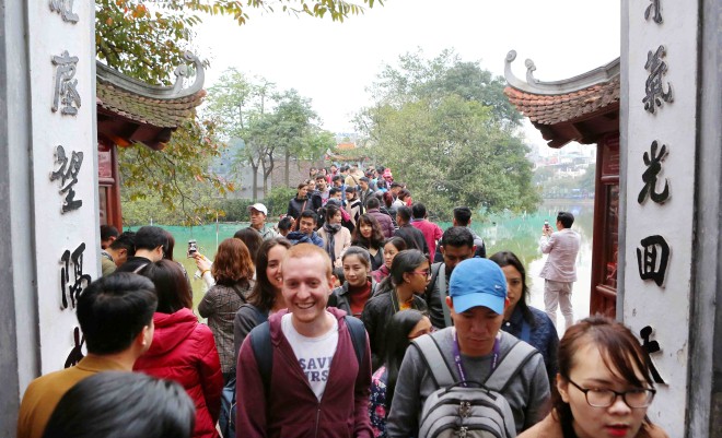 Văn hóa Hà Nội năm 2017 - 2018: Giữ gìn nét cổ kính, nâng cao văn hóa ứng xử