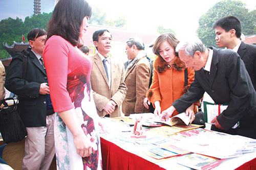 Văn học nghệ thuật đồng hành với quê hương, đất nước