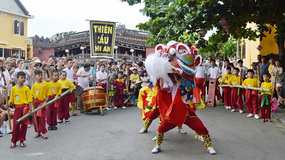 Độc đáo múa thiên cẩu Hội An
