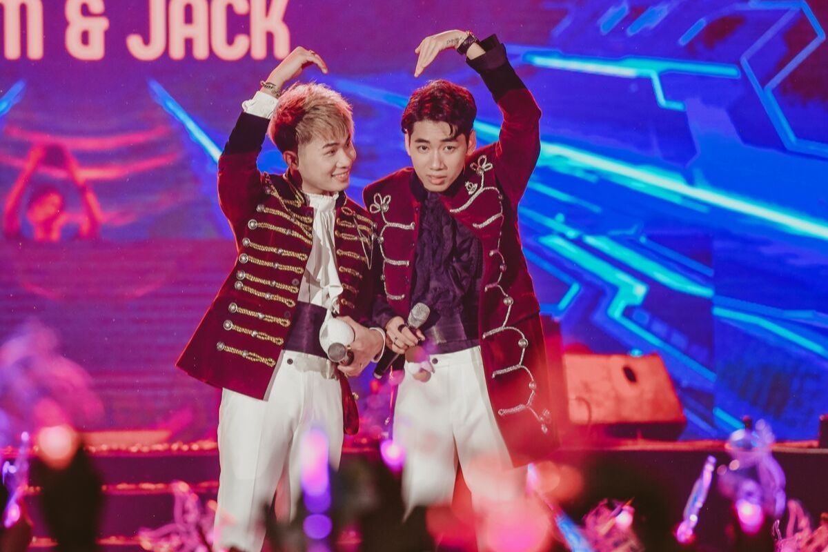 "EM GÌ ƠI" CA KHÚC MỚI ĐẠT TOP 4 LƯỢT XEM CAO NHẤT THẾ GIỚI KHIẾN JACK VÀ K-ICM BẬT KHÓC TRONG BUỔI FAN MEETING